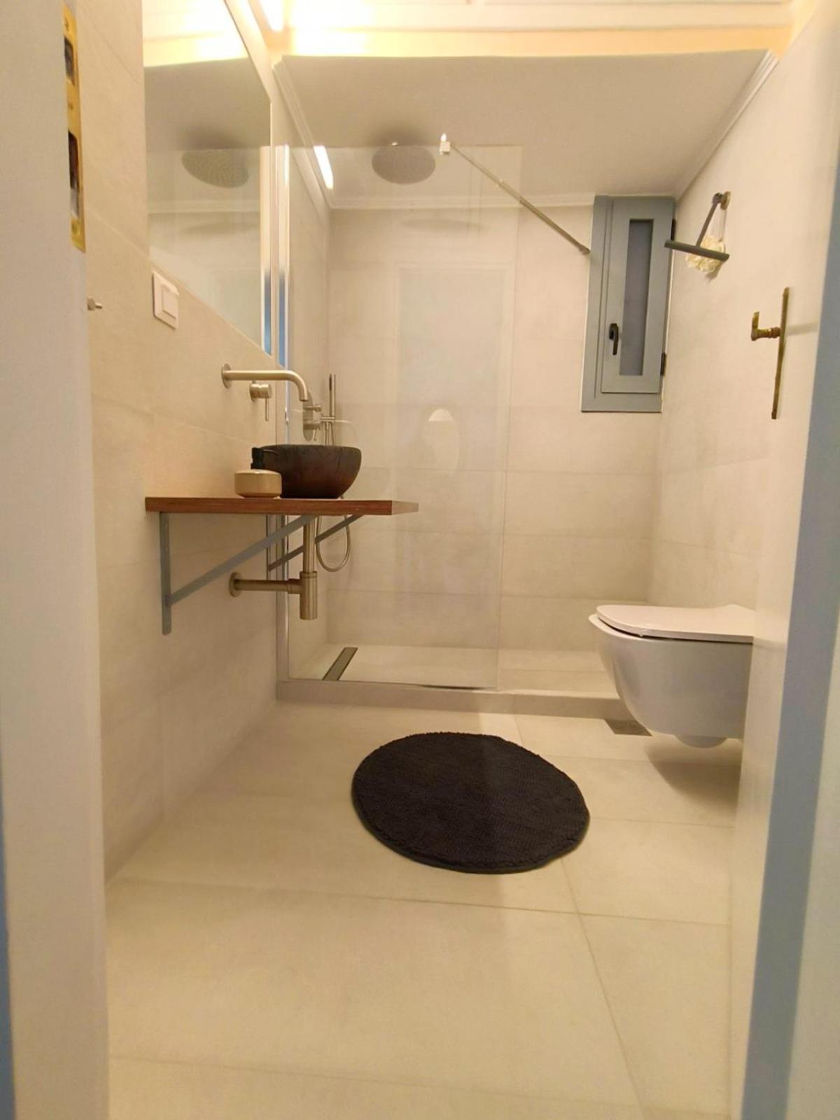 Stylish Artistic Flat With View, Three Min To Metro Apartment Athens Exterior photo