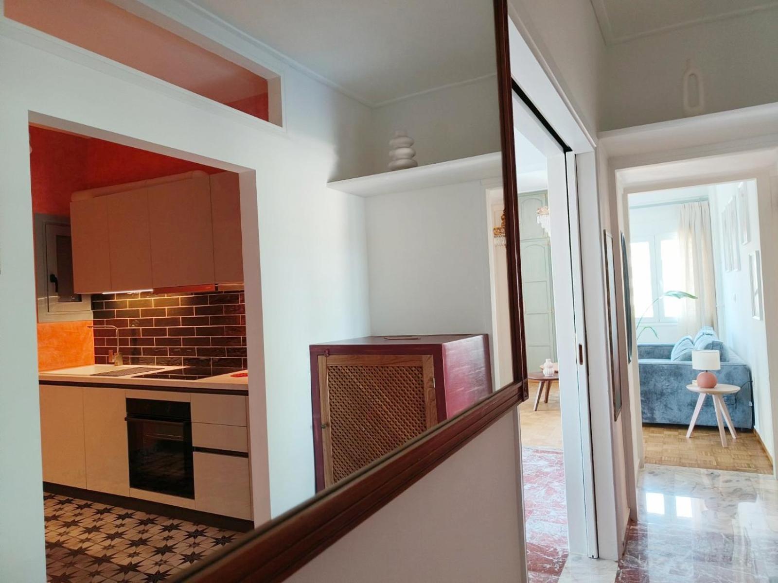 Stylish Artistic Flat With View, Three Min To Metro Apartment Athens Exterior photo